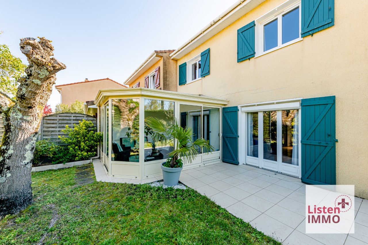 Véranda vue du jardin - Maison 5 pièces Pessac