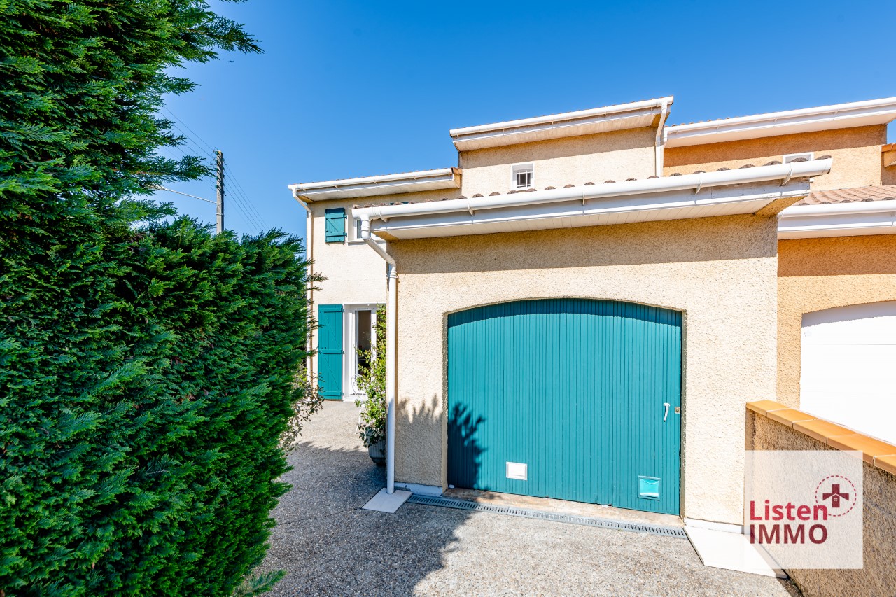 Garage vu du jardin - Maison 5 pièces Pessac