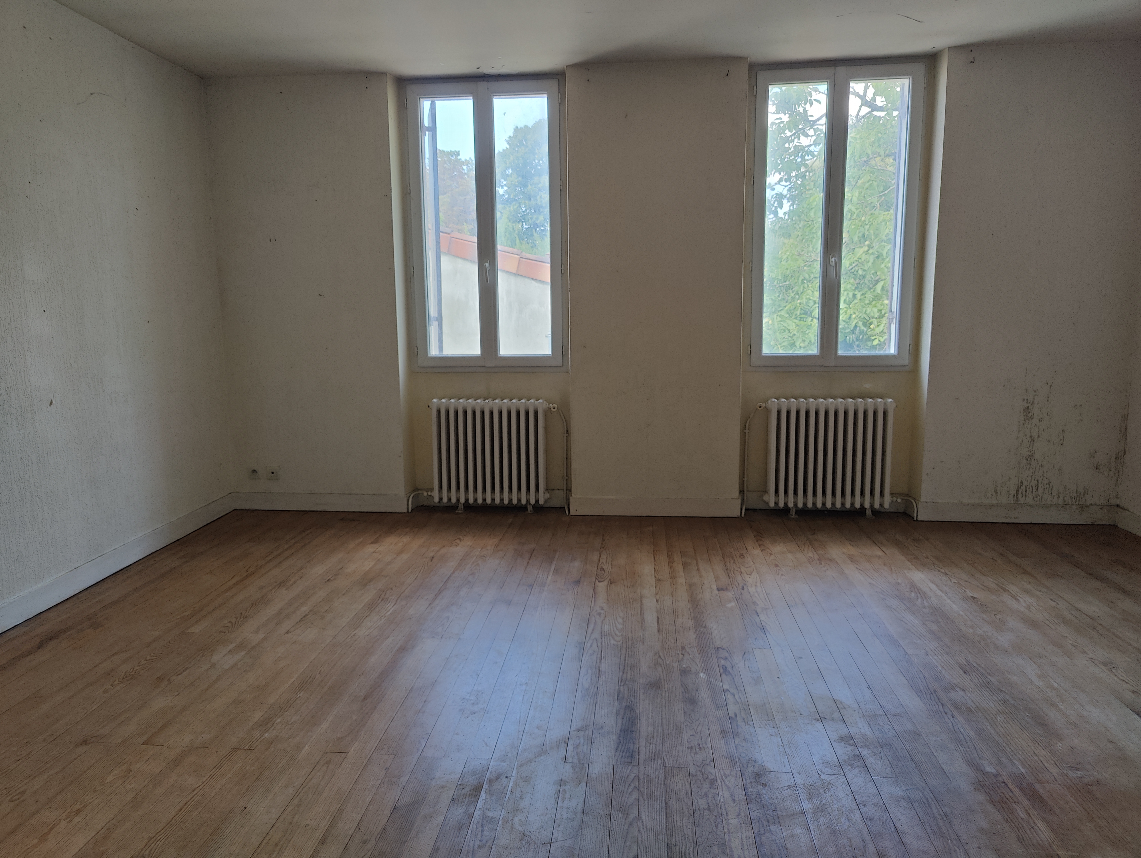 Chambre 1 - Maison 6 pièces Camblanes
