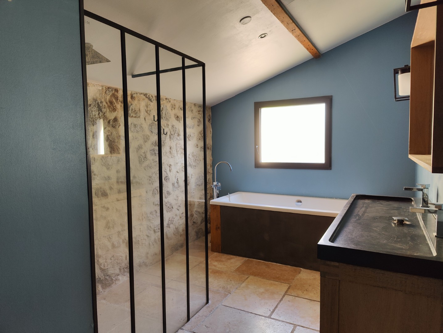SALLE DE BAIN-Belle maison en pierre 152m2 Villenave d'Ornon